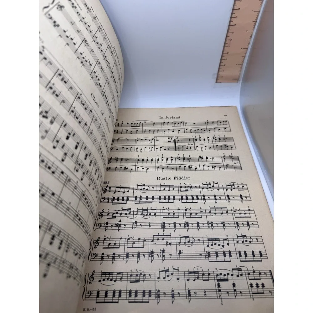 N/A school pianoforte